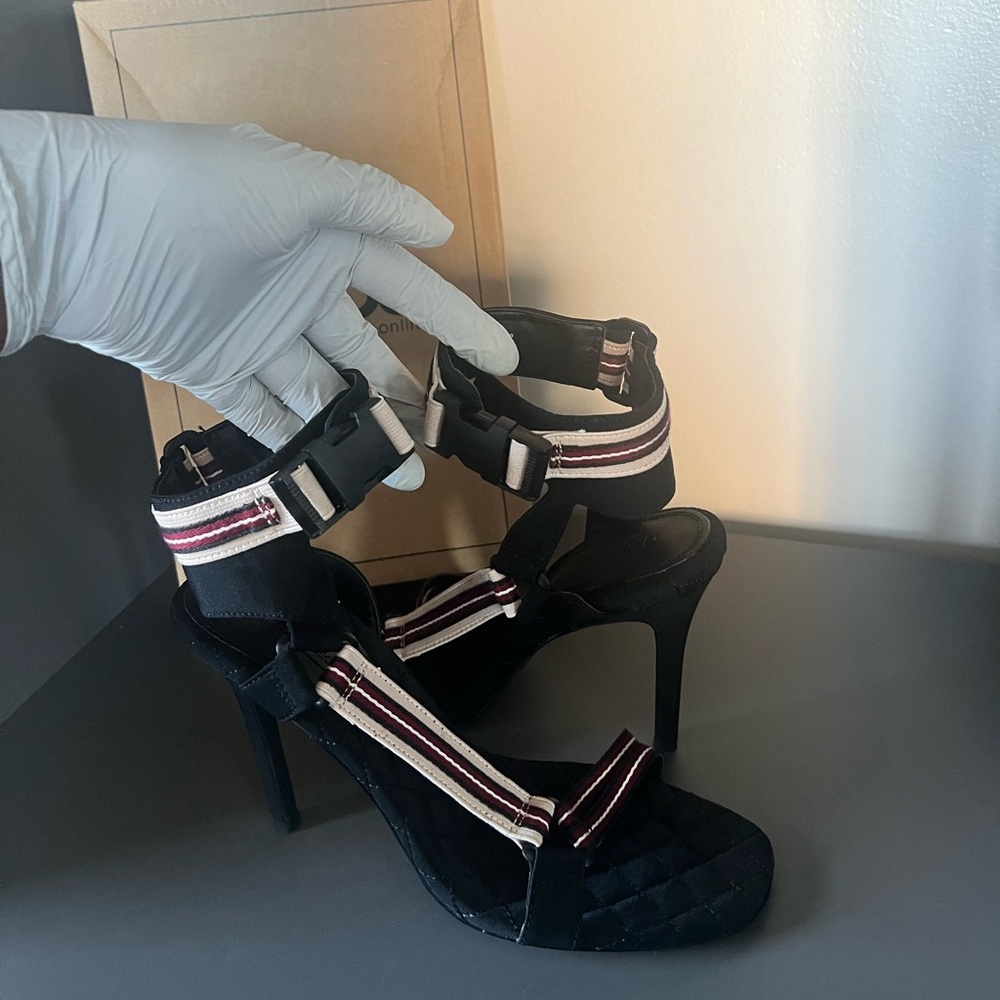 *BRAND NEW* ASOS SPORTY STRIPE HEEL